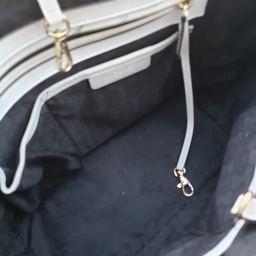 AUTHENTIC MICHAEL KORS TOTE - Picture 8 of 8